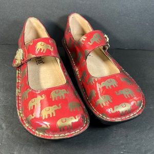 Algeria Paloma Red Mary James with Gold Elephants Shoes 38/8.5-9.
